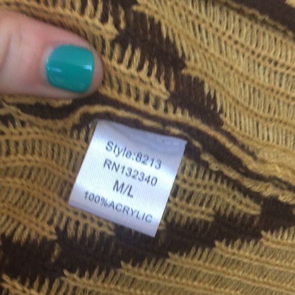 Geometric Printed Sweater - Picture 4 of 4